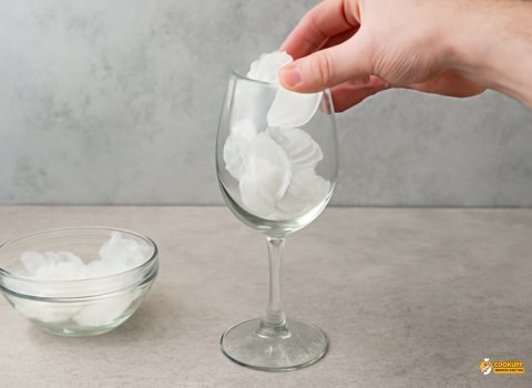 s4 red lobstr snowglobe sangria recipe